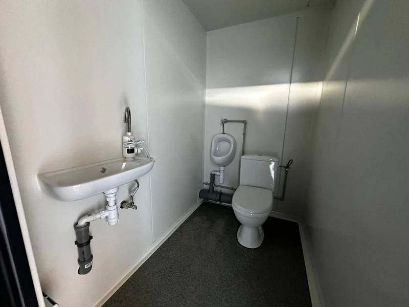 CONTENEDOR SANITARIO DOBLE DE 2 CABINAS