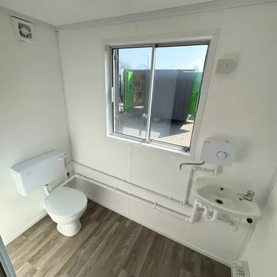 CONTENEDOR DE OFICINA 2,4 x 6,4 M CON BANO Y COCINA